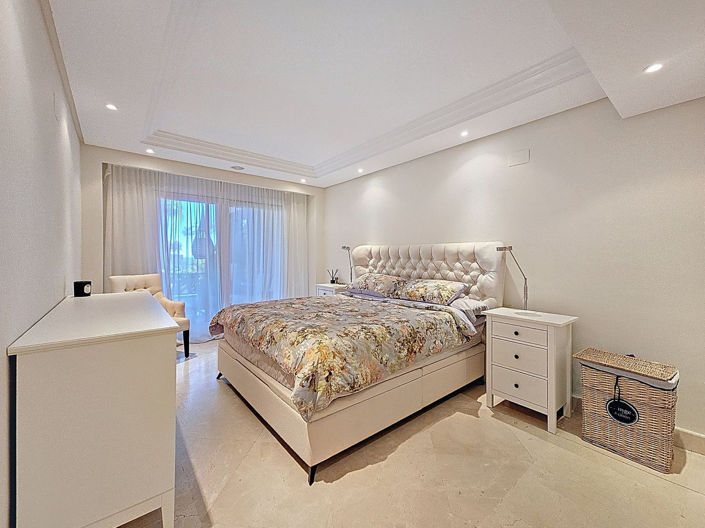 Image No.13-3 Bed Property for sale