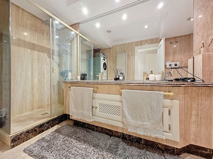 Image No.15-3 Bed Property for sale