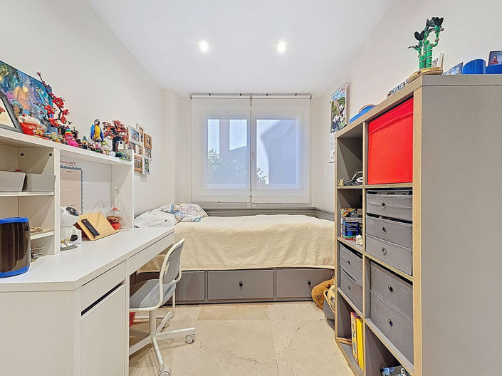 Image No.22-3 Bed Property for sale