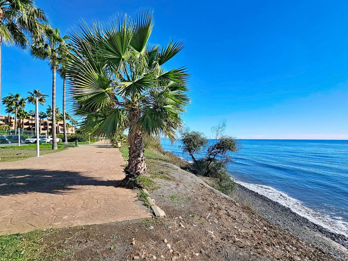 Image No.26-3 Bed Property for sale