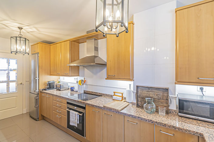 Image No.14-4 Bed Property for sale