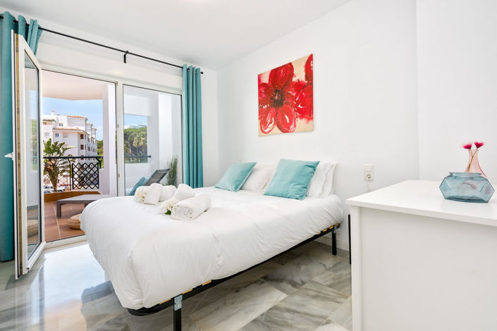 Image No.11-2 Bed Property for sale