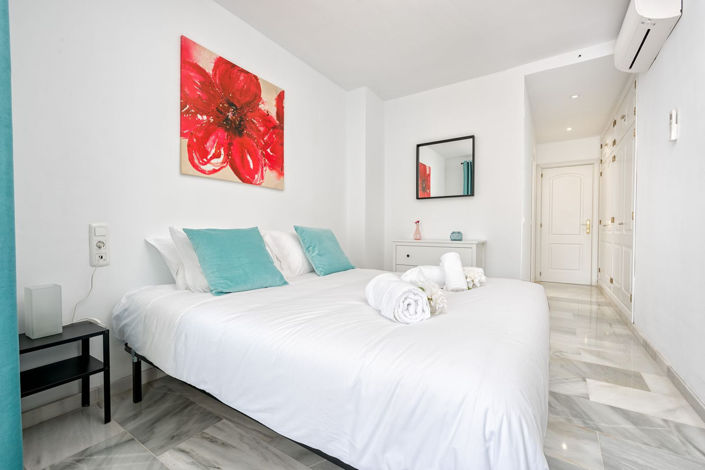 Image No.12-2 Bed Property for sale