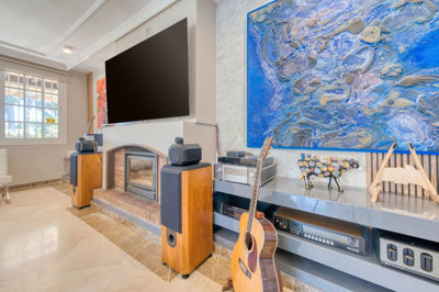 property10321cc109f3eb8eb690d5b40945e338b042