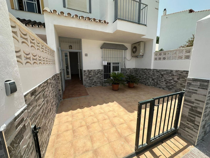 Image No.10-4 Bed Townhouse for sale