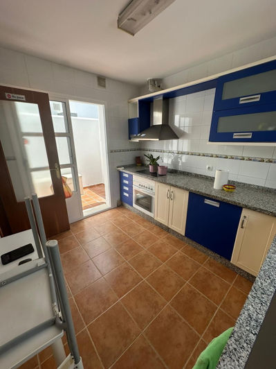 Image No.15-4 Bed Townhouse for sale