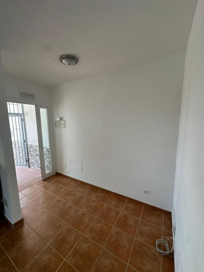 Image No.3-4 Bed Townhouse for sale