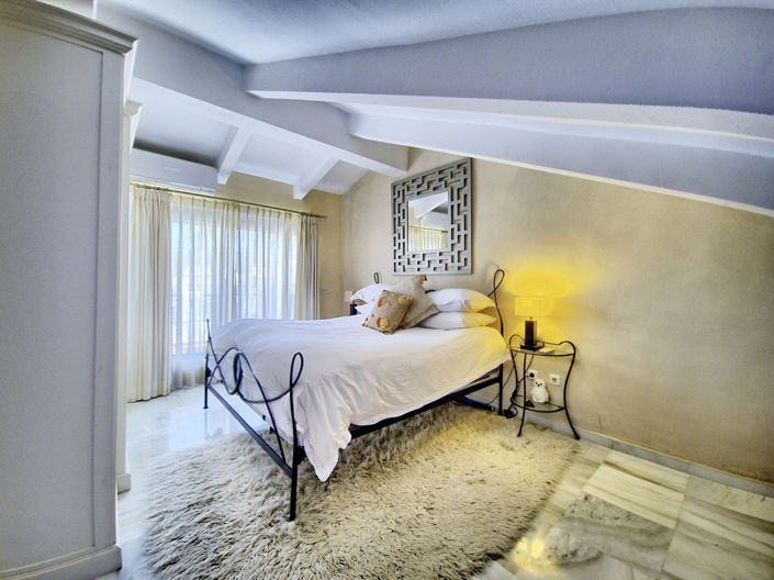 Image No.31-6 Bed Townhouse for sale