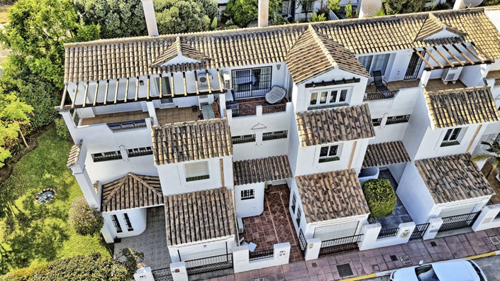 Image No.42-6 Bed Townhouse for sale