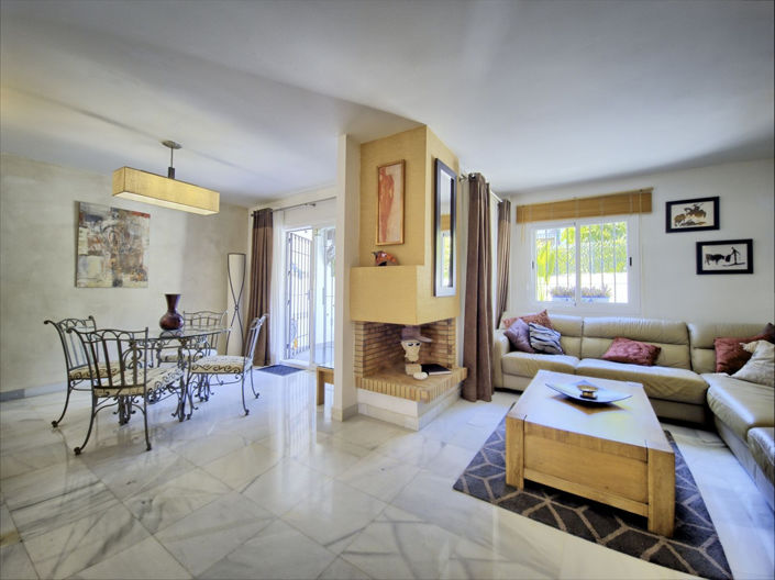 Image No.8-6 Bed Townhouse for sale