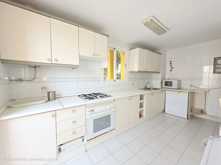 Image No.13-3 Bed Townhouse for sale