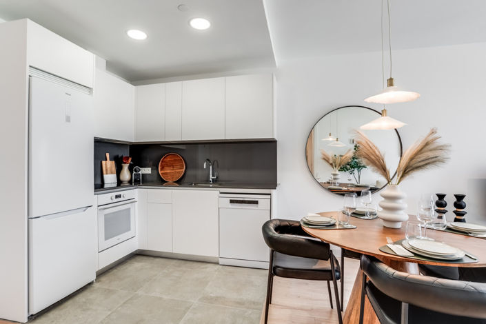 Image No.3-2 Bed Property for sale