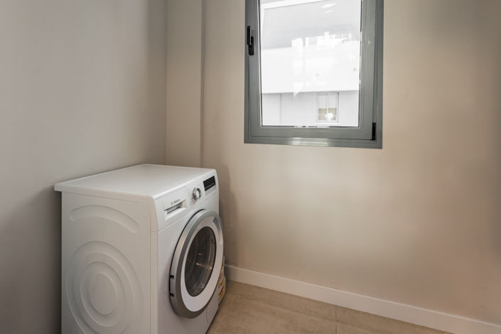 Image No.26-3 Bed Property for sale