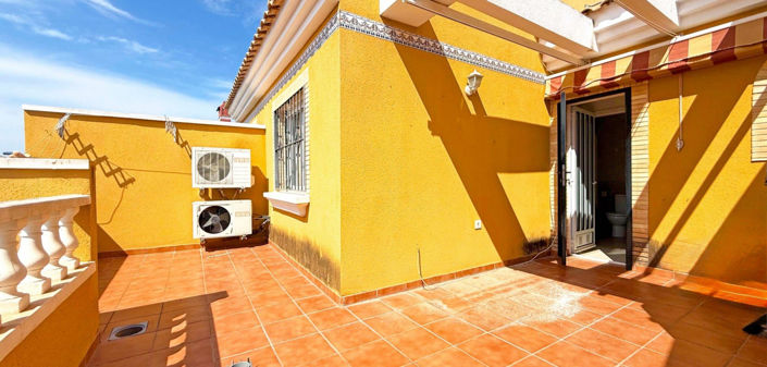 Image No.10-3 Bed Townhouse for sale