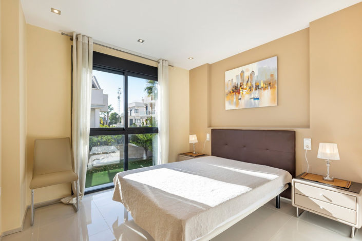 Image No.27-5 Bed Villa for sale