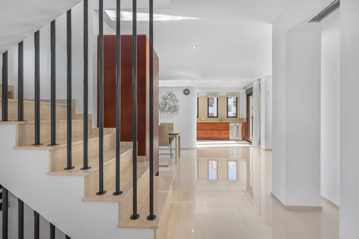 Image No.5-5 Bed Villa for sale