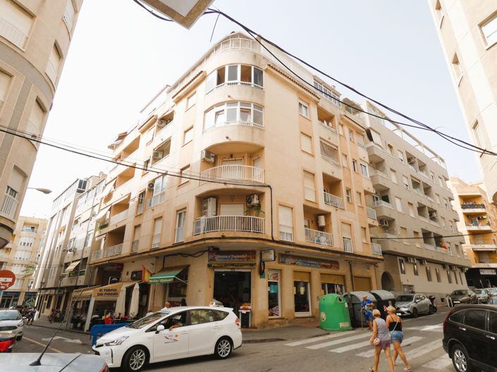 Image No.24-2 Bed Apartment for sale