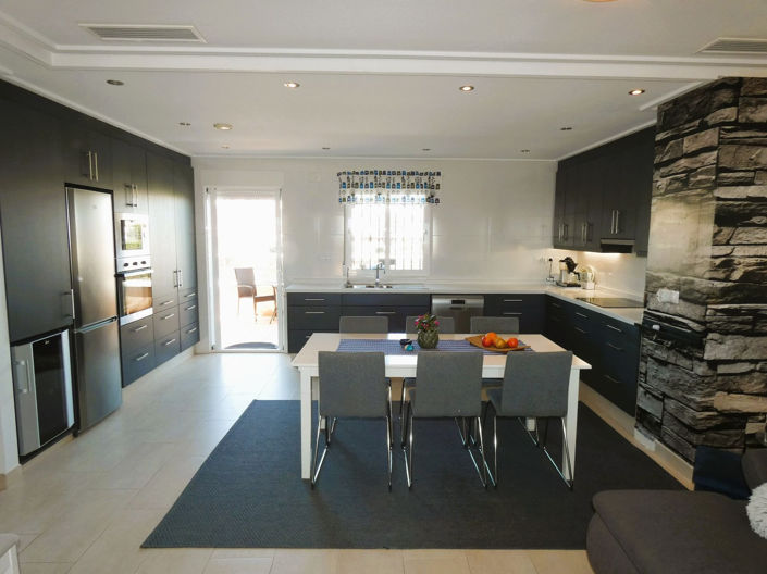 Image No.9-3 Bed Apartment for sale