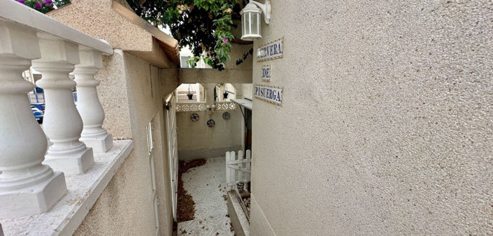 Image No.35-3 Bed Townhouse for sale