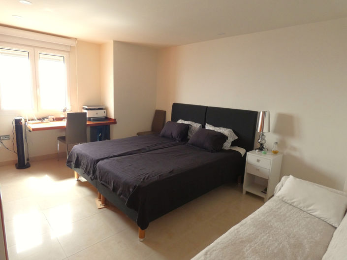 Image No.25-3 Bed Apartment for sale