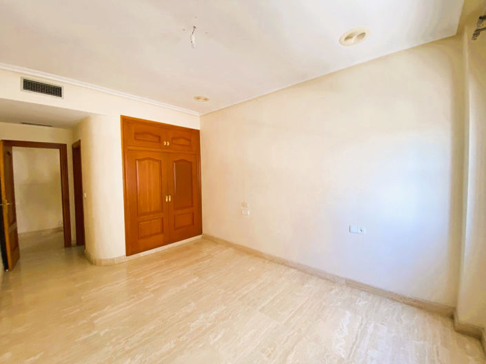 Image No.19-4 Bed Apartment for sale