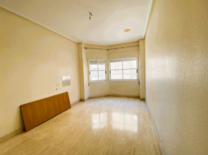 Image No.20-4 Bed Apartment for sale