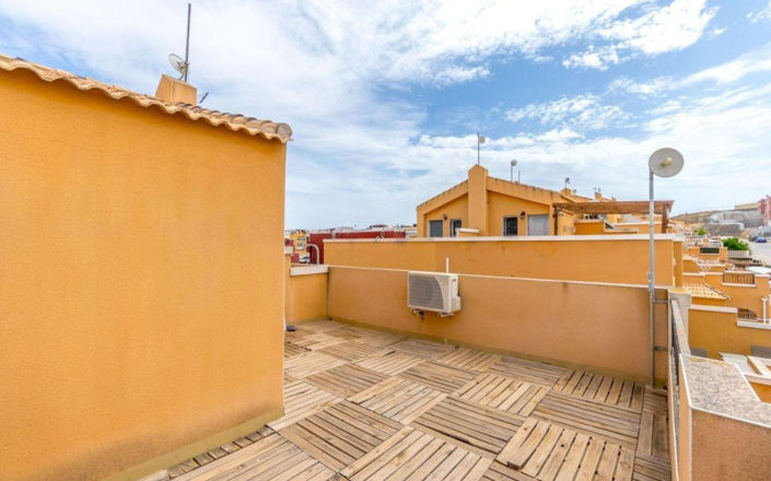 Image No.20-3 Bed Townhouse for sale