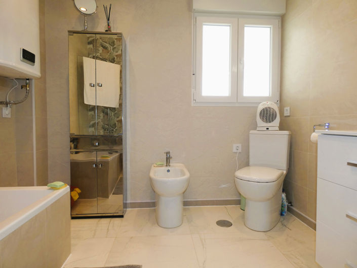 Image No.19-6 Bed Villa for sale