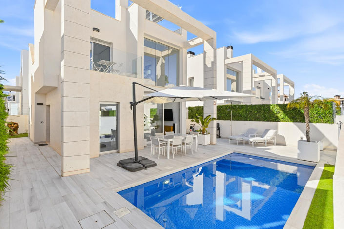 Image No.2-Villa de 4 chambres à vendre à Alicante