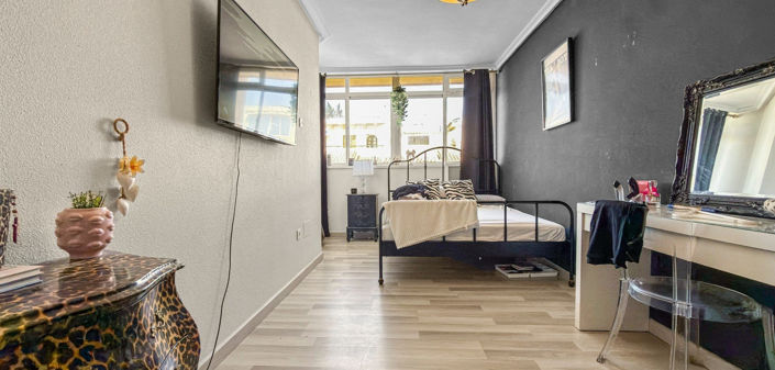 Image No.12-2 Bed Townhouse for sale