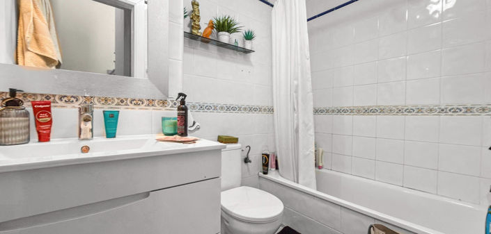 Image No.16-2 Bed Townhouse for sale