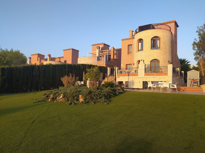 Image No.2-4 Bed Villa for sale