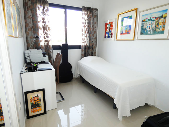 Image No.26-2 Bed Apartment for sale