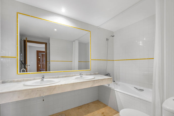 Image No.18-2 Bed Apartment for sale