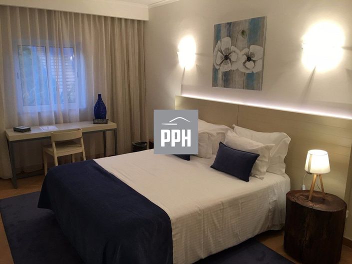 Image No.11-50 Bed Property for sale