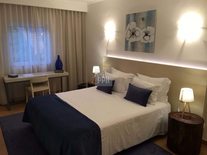 Image No.11-50 Bed Property for sale