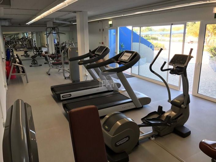 Image No.17-50 Bed Property for sale