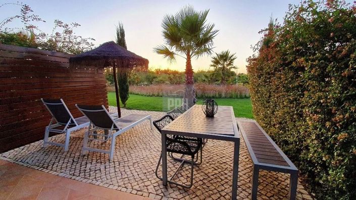 Image No.21-50 Bed Property for sale