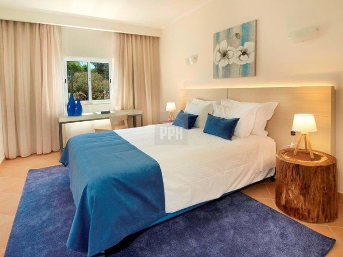 Image No.9-50 Bed Property for sale