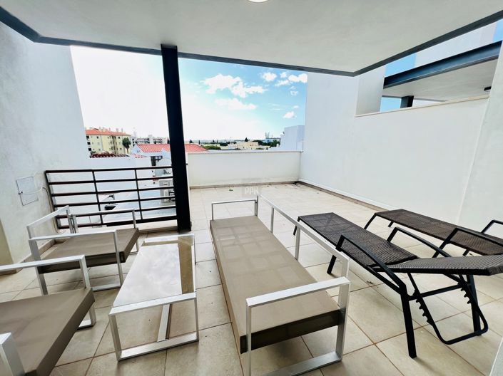 Image No.12-4 Bed Townhouse for sale