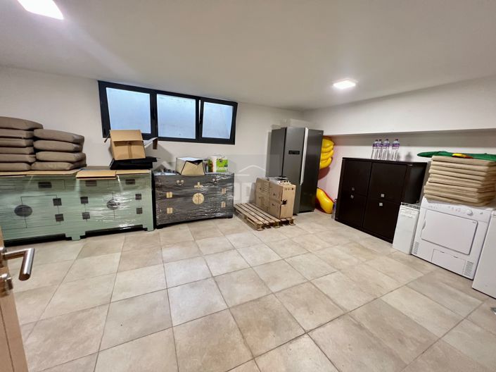 Image No.15-4 Bed Townhouse for sale