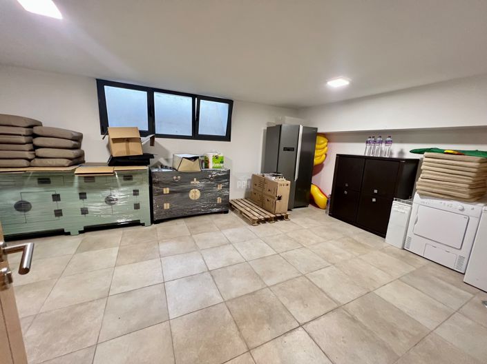 Image No.15-4 Bed Townhouse for sale