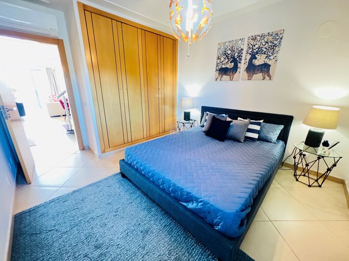 Image No.16-4 Bed Townhouse for sale