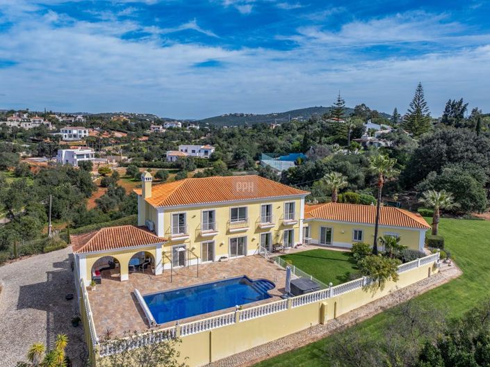 Image No.1-4 Bed Villa for sale