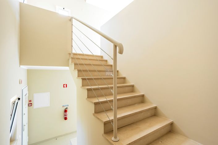 Image No.100-2 Bed Townhouse for sale