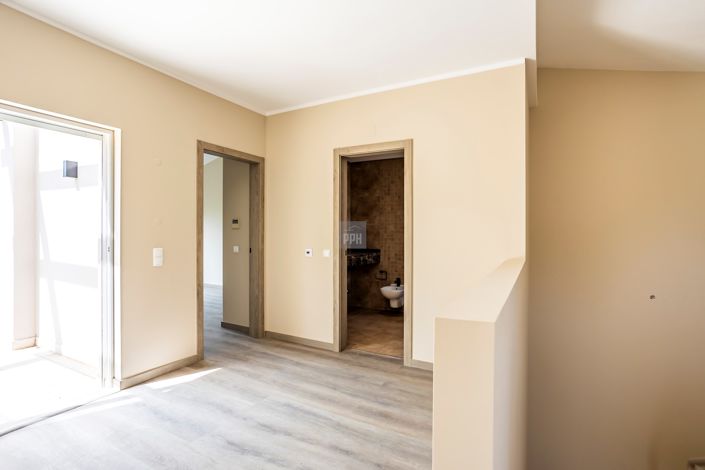 Image No.103-2 Bed Townhouse for sale