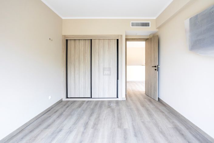 Image No.107-2 Bed Townhouse for sale