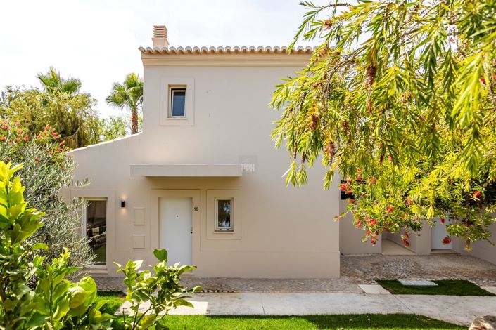 Image No.108-2 Bed Townhouse for sale