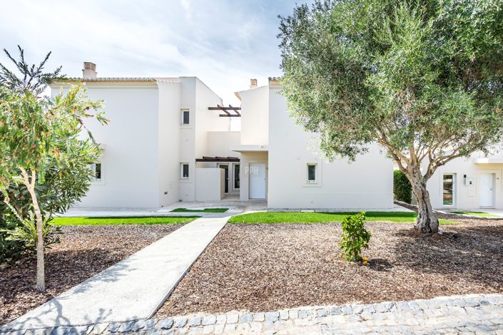 Image No.110-2 Bed Townhouse for sale