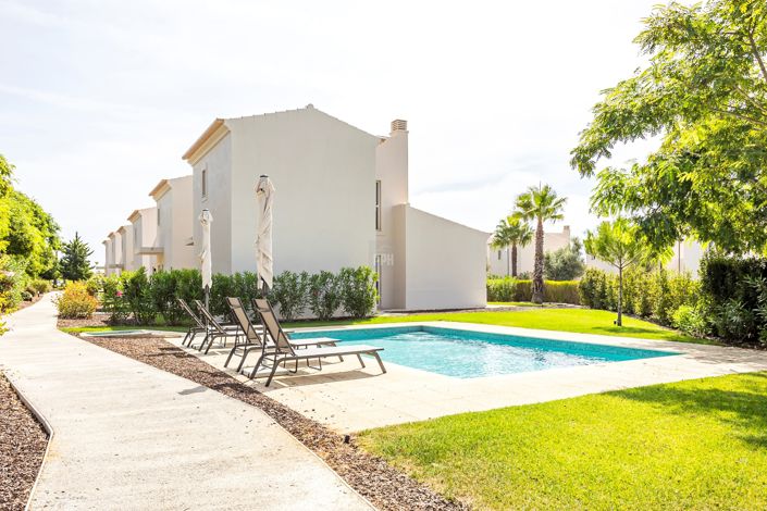 Image No.113-2 Bed Townhouse for sale